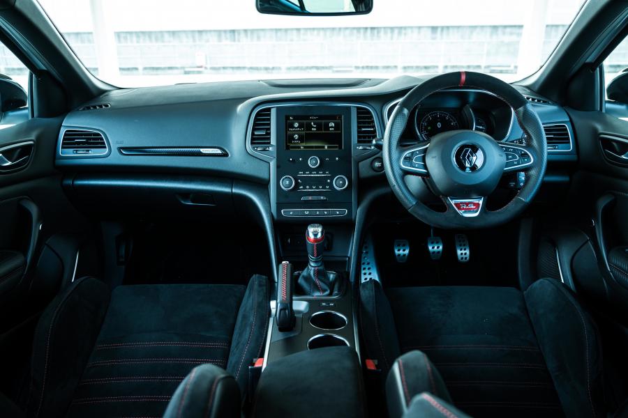 Торпедо Renault Megane R.S. Cup 2018 года  (JP) (фото 14 из 26)